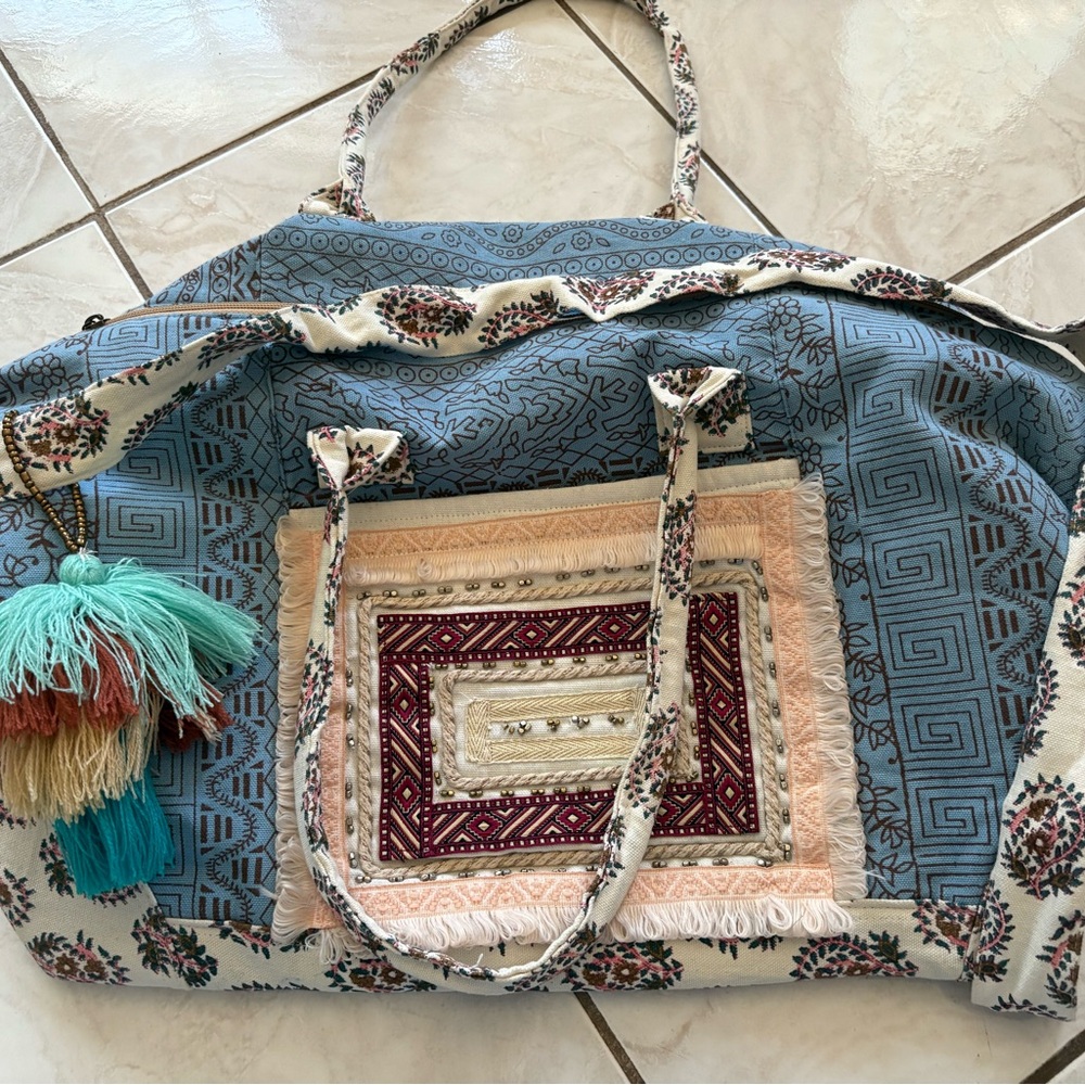 Anthropologie Bohemian Blue and Cream Tote Bag - Picture 4 of 7